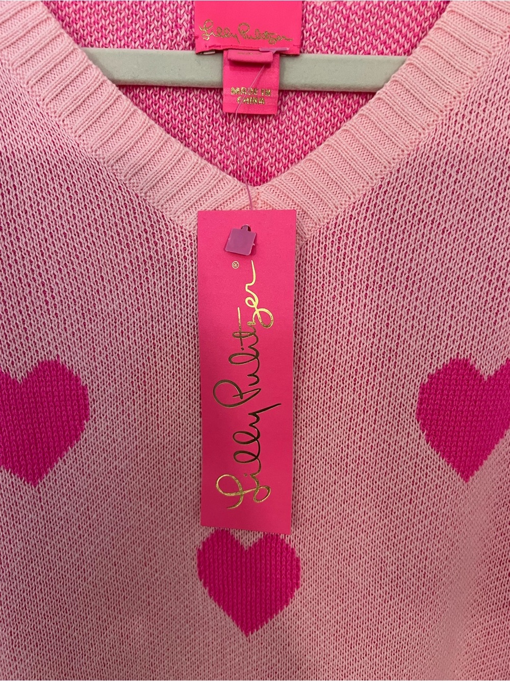 NWT Lilly Pulitzer Pink Knit V-Neck Sweater Dress with Hot Pink Heart Print - Picture 4 of 5